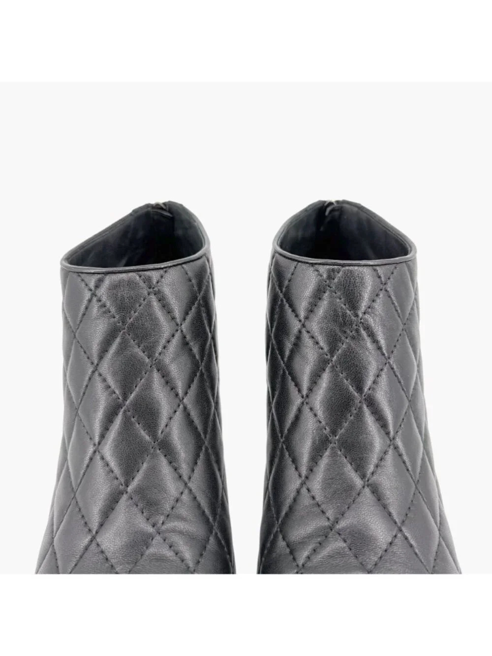 Chanel CC Quilted Cap Toe Ankle Boots Black Leather Size 38.5 US 7.5-8 Mid Heel - Picture 5 of 15